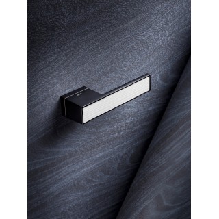 Дверная ручка на розетке 302 Icon Черный матовый со вставкой белый глянец Дверная ручка на розетке 302 Icon Черный матовый со вставкой белый глянец