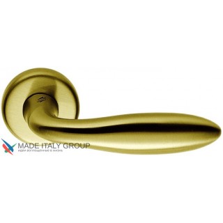 Дверная ручка на круглом основании COLOMBO Mach CD81RSB-OM матовое золото PVD