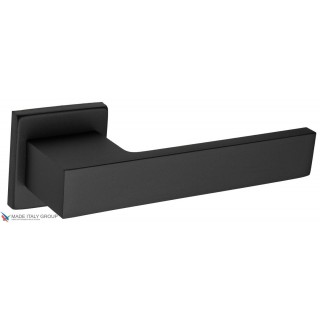 Дверная ручка на квадратном основании Fratelli Cattini COSMO A 8.7-NM матовый черный