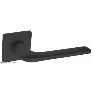 Дверная ручка на квадратном основании Fratelli Cattini LINEA 8.7-NM матовый черный